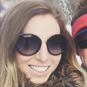 Meet your Posher, Ayn